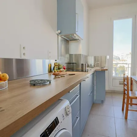 Rooftop De La Charming On Seafront With Superb Roof Terrace *