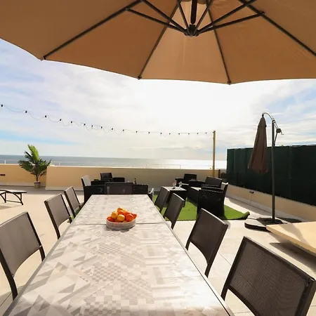 Rooftop De La Charming On Seafront With Superb Roof Terrace アパート カンヌ