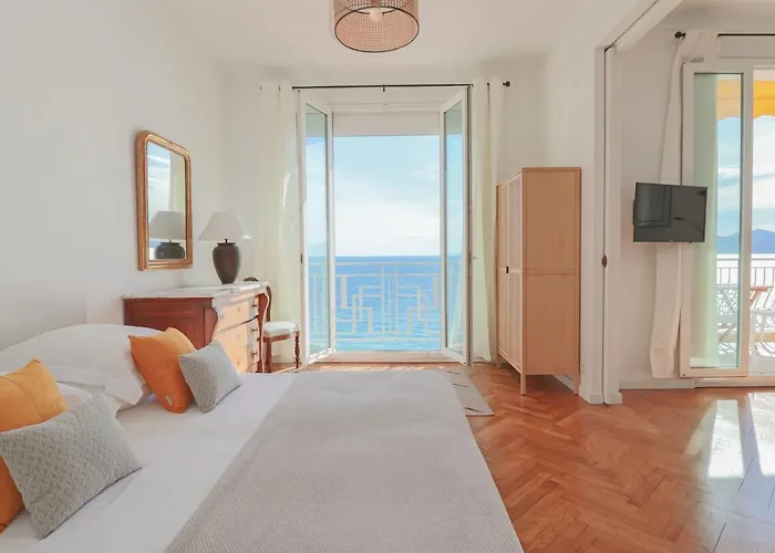 Charming On Seafront With Rooftop * Cannes