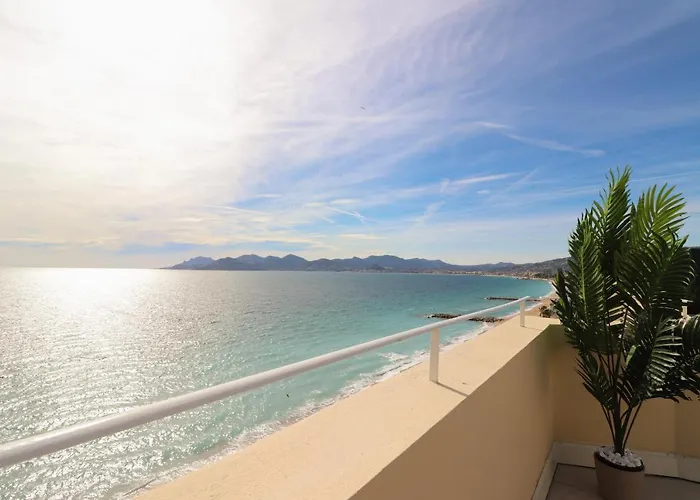 Charming On Seafront With Rooftop * Cannes