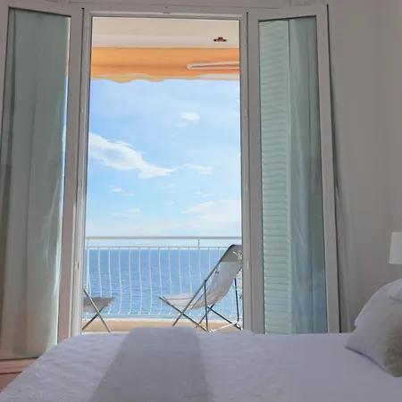 Rooftop De La Charming On Seafront With Superb Roof Terrace Apartment *