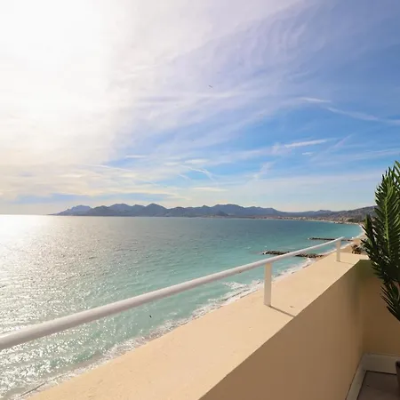 Rooftop De La Charming On Seafront With Superb Roof Terrace * Cannes
