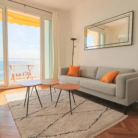 Rooftop De La Charming On Seafront With Superb Roof Terrace Cannes